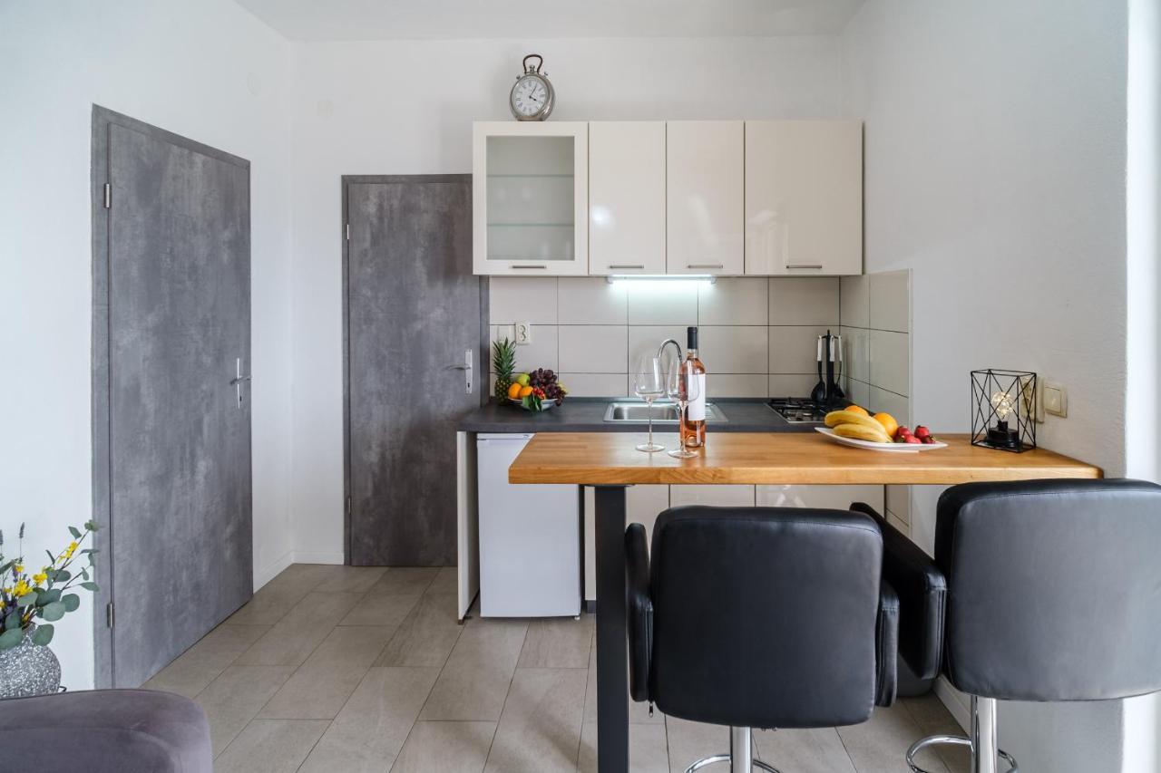 Rooms Plaza Divuje Murvica  Εξωτερικό φωτογραφία