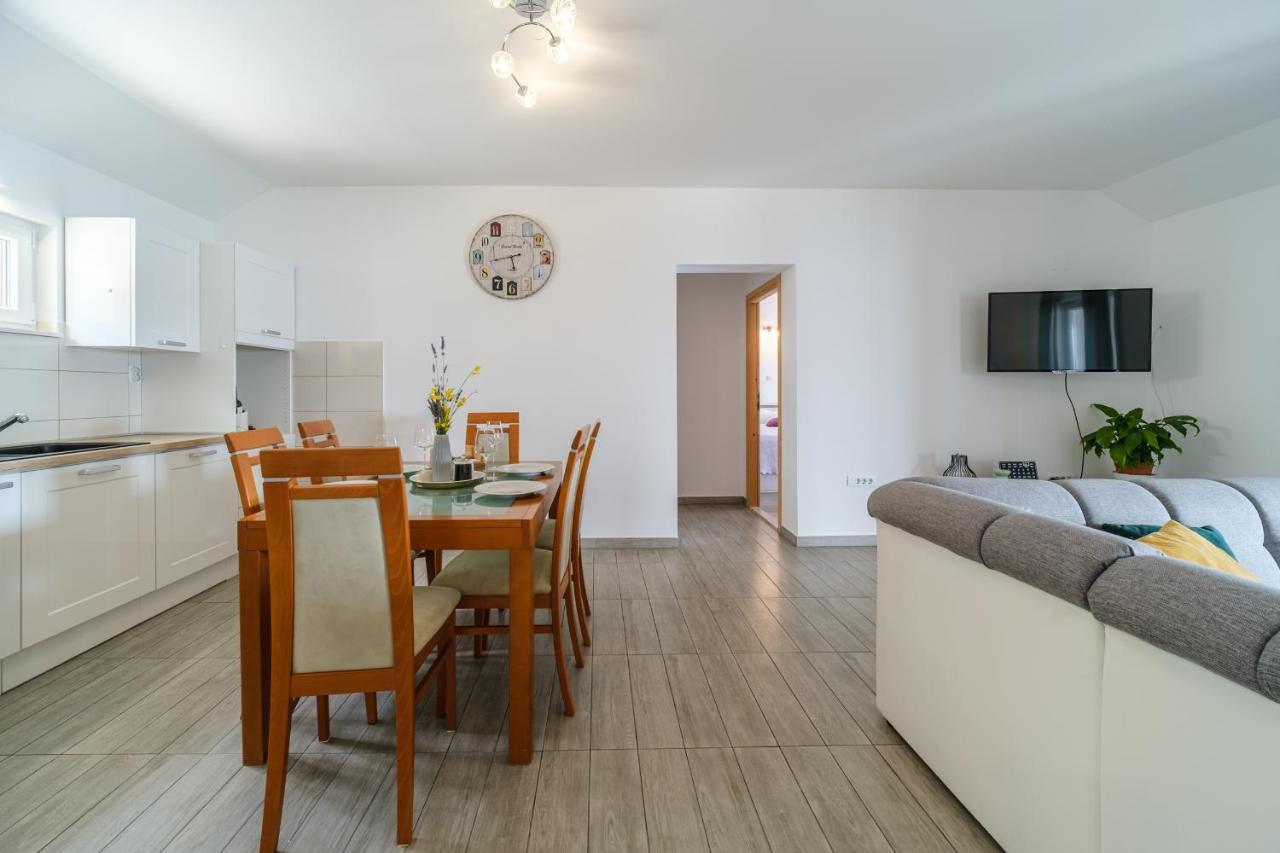 Rooms Plaza Divuje Murvica  Εξωτερικό φωτογραφία