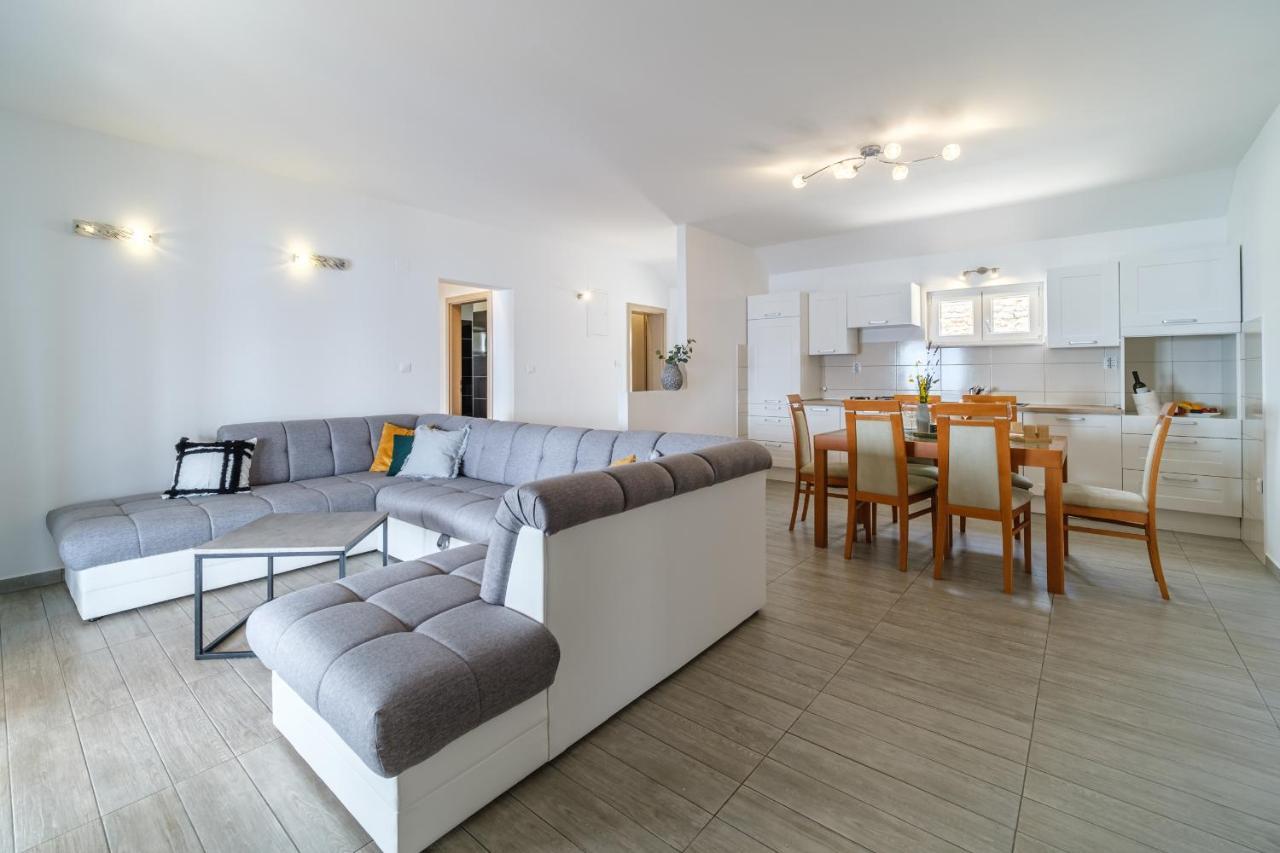 Rooms Plaza Divuje Murvica  Εξωτερικό φωτογραφία